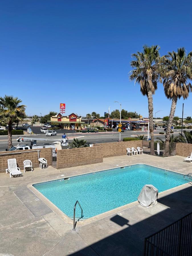 Palms Inn & Suites Palmdale Exterior photo